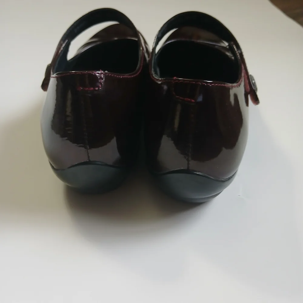 Dansko Women's Mary Jane Heels in Dark Burgundy Patent